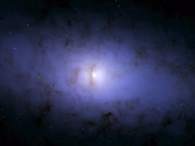 Thiên hà phát sáng NGC 5084 chứa một bí mật khủng khiếp ở vùng trung tâm - Ảnh: NASA
