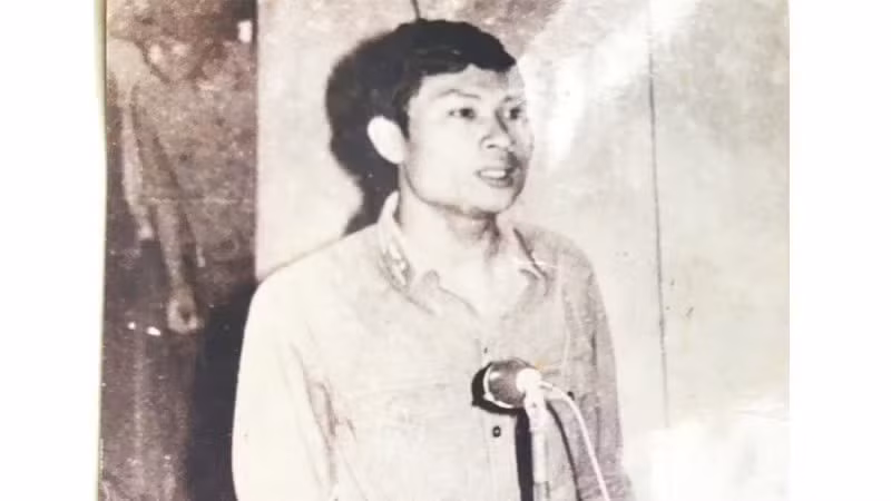 Ông Thoại thời trẻ.