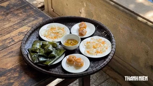 Quán bánh Huế O Lé trứ danh gần 60 năm 'ăn hoài không chán' ở Huế