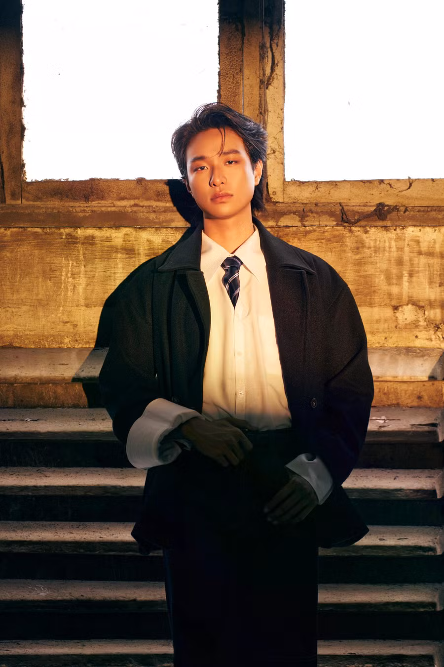 Trước đây, Hà An Huy từng giành quán quân Big Song Big Deal 2022 và quán quân Vietnam Idol 2023. Trở lại sân chơi âm nhạc sau 3 năm, anh mang tâm thế hứng khởi của một nghệ sĩ trẻ muốn kết nối với các bậc tiền bối. Dù còn nhiều hồi hộp, nhưng tư duy âm nhạc chỉn chu và khả năng biến hóa trên sân khấu của Huy được kỳ vọng sẽ mang lại nhiều điều bất ngờ