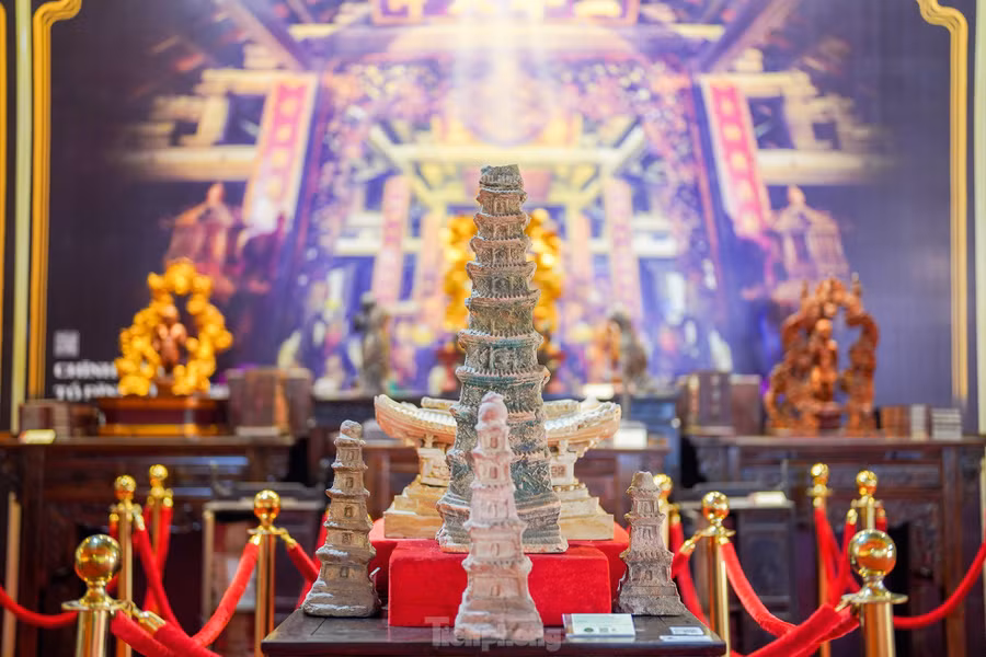 Bộ tháp thờ thời Lý, nguồn gốc Bắc Ninh.