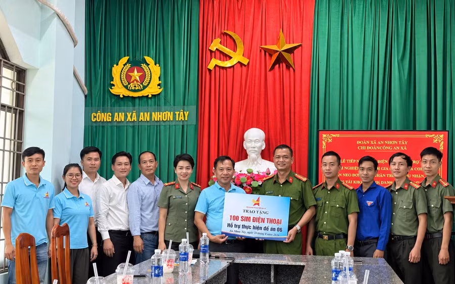 chung-tay-dua-sim-chinh-chu-den-nguoi-dan.jpg