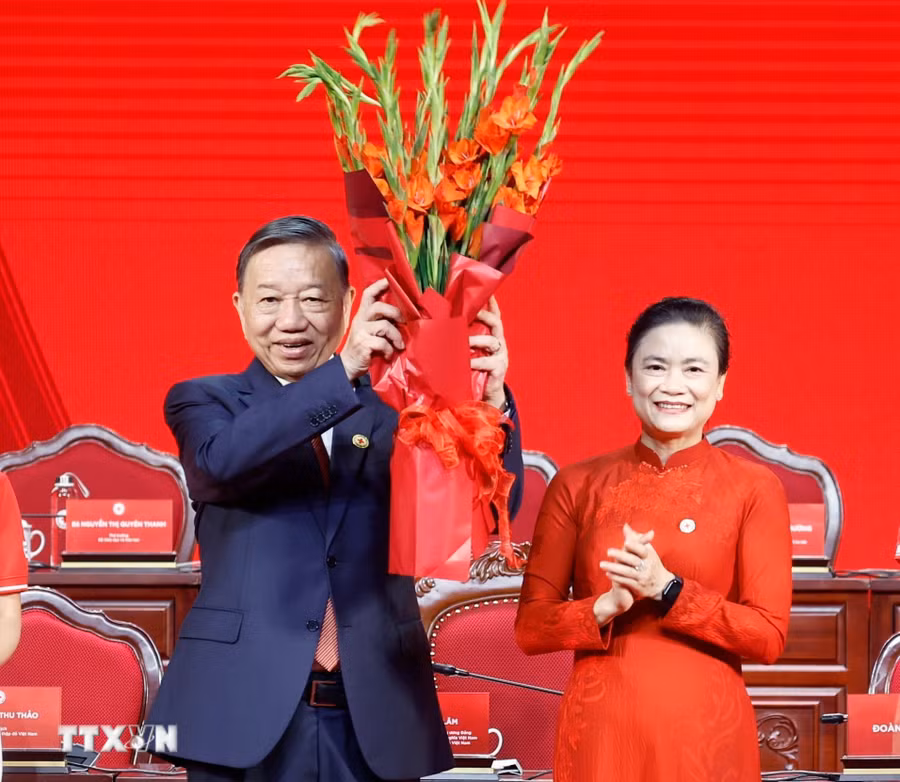 Tổng Bí thư, Chủ tịch nước Tô Lâm được suy tôn làm Chủ tịch danh dự Hội Chữ thập đỏ Việt Nam nhiệm kỳ 2026-2031. Ảnh: Thống Nhất/TTXVN
