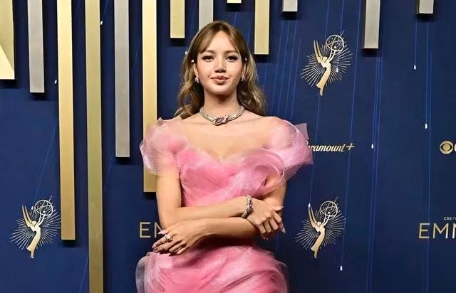 Lisa là một trong số ít nghệ xây dựng thành công sự nghiệp ở cả thị trường châu Á lẫn phương Tây, mở rộng sức ảnh hưởng vượt ra ngoài lĩnh vực âm nhạc