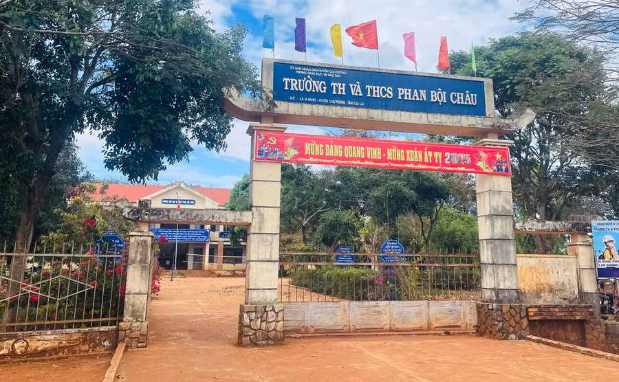 1-dang-vien-tai-chi-bo-truong-th-thcs-phan-boi-chau-khong-dong-tinh-voi-ket-qua-xep-loai-dang-vien-nam-2024-1.jpg