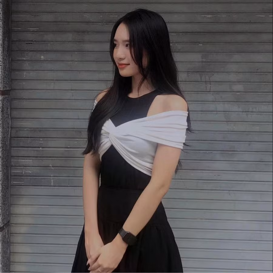 Thí sinh Hà Thị Giang Thanh sinh năm 2002, đến từ Hạ Long, tốt nghiệp Trường đại học Văn hóa Hà Nội. Cô hiện là người mẫu tự do, từng tham dự cuộc thi Hoa khôi Sinh viên Việt Nam. Giang Thanh tự tin sở hữu vẻ đẹp nguyên bản, chưa từng phẫu thuật thẩm mỹ