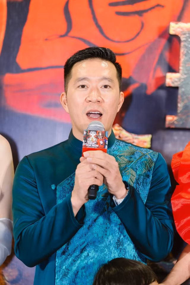 Đạo diễn Hoàng Nam