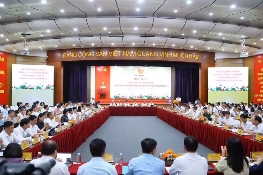 Hội nghị sơ kết công tác 6 tháng đầu năm, triển khai nhiệm vụ trọng tâm 6 tháng cuối năm 2026 của ngành Nội vụ. (Ảnh: CTV/Vietnam+)
