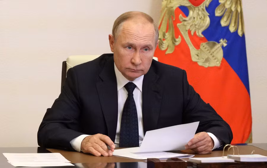 tong-thong-nga-vladimir-putin-phe-duyet-viec-tang-chi-tieu-ngan-sach-quoc-phong-nam-2025-o-muc-ky-luc-anh-reuters.jpg