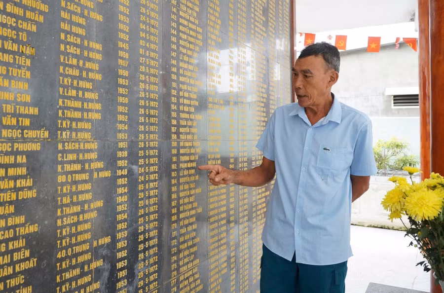 Sau nửa thế kỷ, ông Đáo vẫn không từ bỏ việc tìm kiếm mộ của người chị liệt sĩ Lê Thị Hường Ảnh: Nguyễn Ngọc