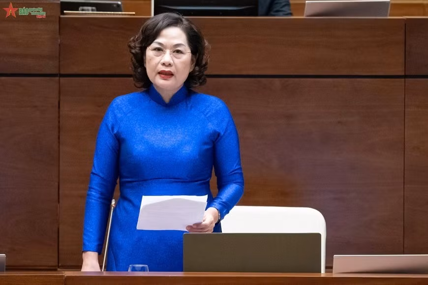 thong-doc-ngan-hang-nha-nuoc-viet-nam-nguyen-thi-hong-tra-loi-ve-ho-tro-nguoi-dan-doanh-nghiep-bi-anh-huong-boi-bao-so-3-anh-trong-hai-nguon-qdndvn.jpg
