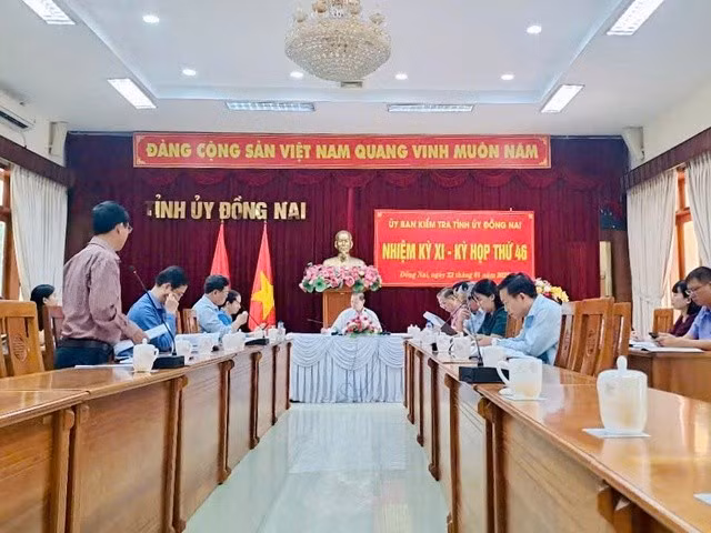 Quang cảnh kỳ họp