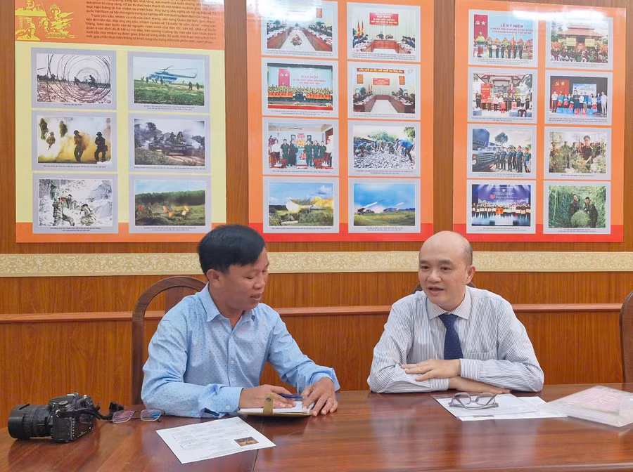 anh-hoang-anh-thi-tro-chuyen-voi-phong-vien.jpg