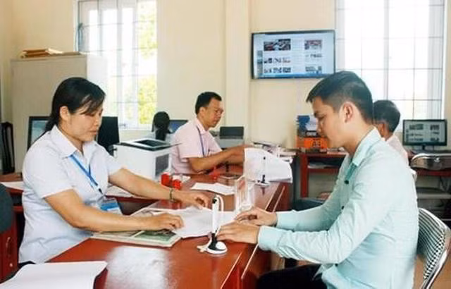Bộ Nội vụ đề xuất xem xét, quyết định tinh giản đối với cán bộ, công chức cấp xã không đủ tiêu chuẩn, điều kiện theo yêu cầu của vị trí việc làm