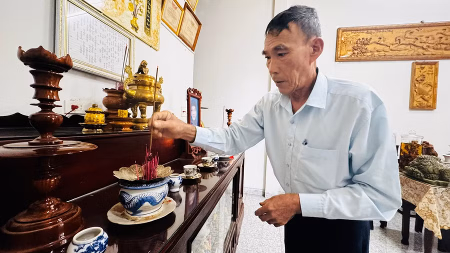 Bàn thờ không di ảnh của Mẹ Việt Nam Anh hùng Trần Thị Giàu. Ảnh: Nguyễn Ngọc