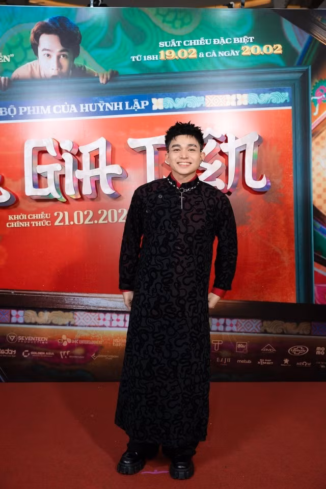 Jun Phạm đến chúc mừng phim