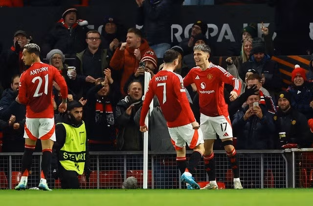 Garnacho (17) mở tỉ số ở giây 48 cho Man United