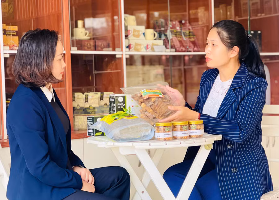 trung-tam-ung-dung-tien-bo-kh-cn-tinh-ho-tro-thiet-ke-bao-bi-nhan-mac-san-pham-mang-kho-cua-xa-dak-to-ver-huyen-chu-paha-td.jpg