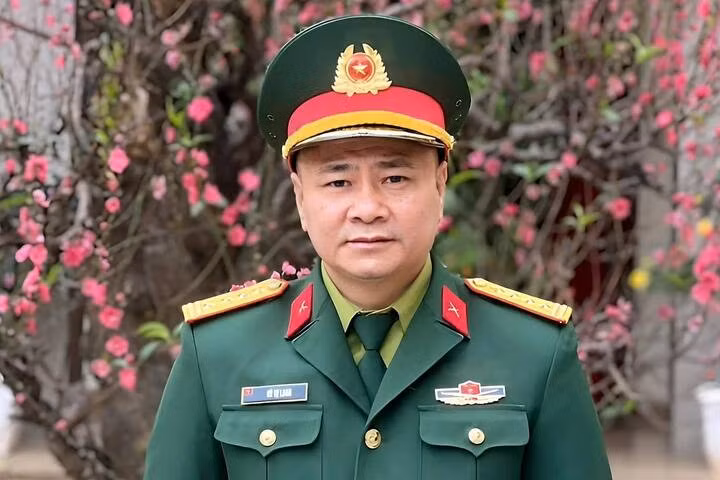 NSND Tự Long giữ chức Giám đốc Nhà hát Chèo quân đội.