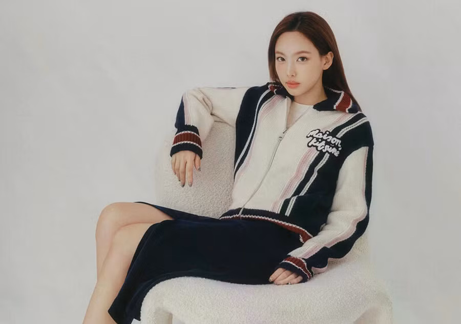 Các idol Kpop nói chung đều mặc đẹp và đi đầu xu hướng, chị cả nhóm TWICE cũng không ngoại lệ. Cô thậm chí nổi bật hơn hẳn về khoản diện đồ sành điệu, vừa thể hiện được cá tính riêng, lại vừa chuẩn mốt khiến người ta ngắm là muốn học theo ngay