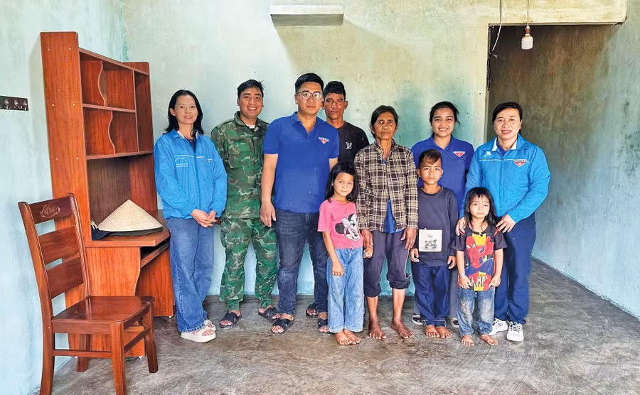 tuoi-tre-gop-ngay-cong-dung-xay-mai-am.jpg