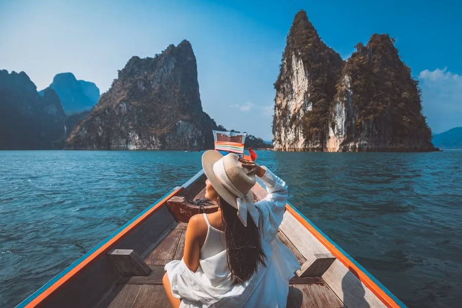 Người Việt vẫn mạnh tay chi tiêu cho du lịch dù kinh tế còn khó khăn. (Ảnh minh họa: CTV)
