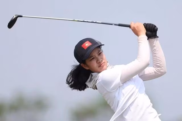 Tay golf Nguyễn Viết Gia Hân