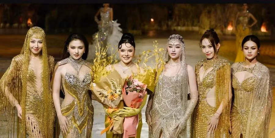 Với bộ sưu tập The Reverie, nhà thiết kế Mai Phương Trang không chỉ muốn giới thiệu những mẫu thiết kế mới mà còn là khát vọng đưa thời trang dạ hội Việt Nam vươn xa trên bản đồ thời trang quốc tế