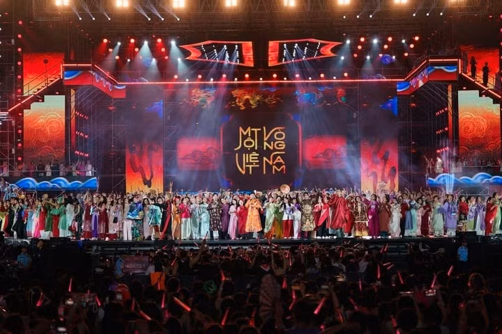 Hai đêm concert tại TP.HCM diễn ra thành công.