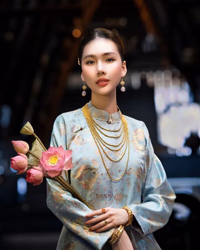 Tạo hình của Bùi Quỳnh Hoa trong bộ phim điện ảnh Chị chị em em 3