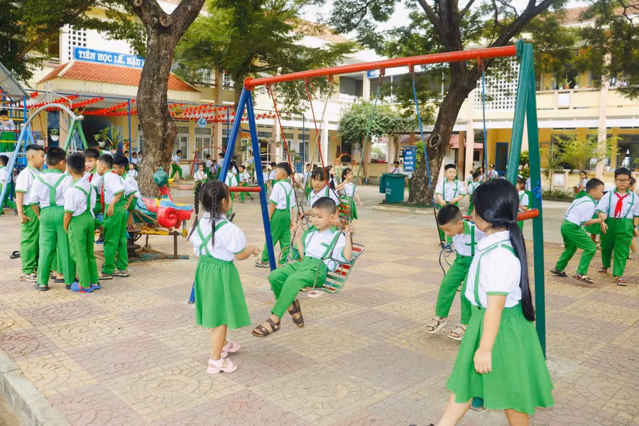 day-them-hoc-them-dung-quy-dinh-dap-ung-nhu-cau-hoc-tap.jpg