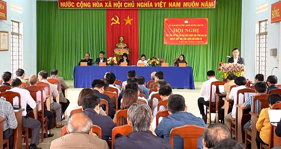 quang-canh-buoi-tiep-xuc-cu-tri-tai-xa-ia-glai-huyen-chu-se.jpg