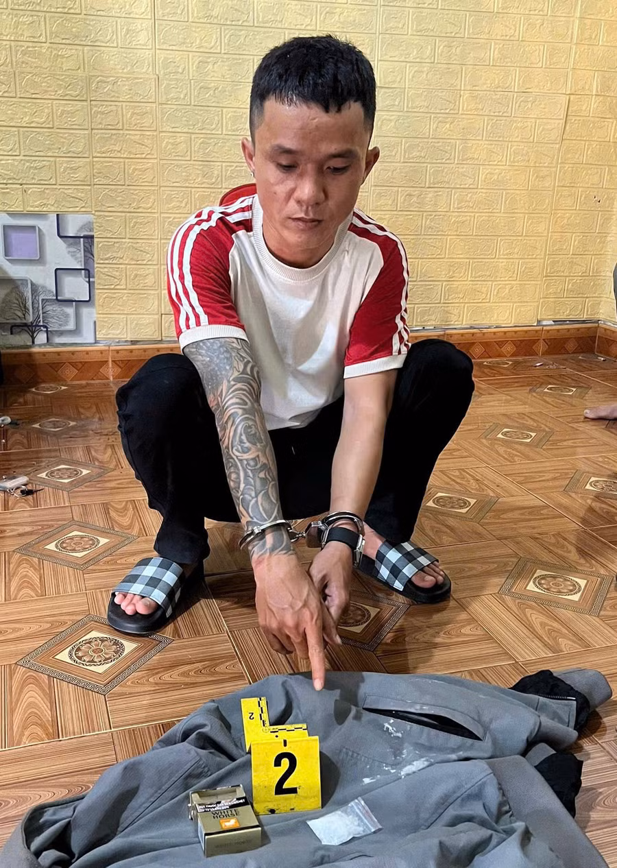 doi-tuong-hoang-thanh-van-cung-so-ma-tuy-bi-bat-giu-anh-van-tu.jpg