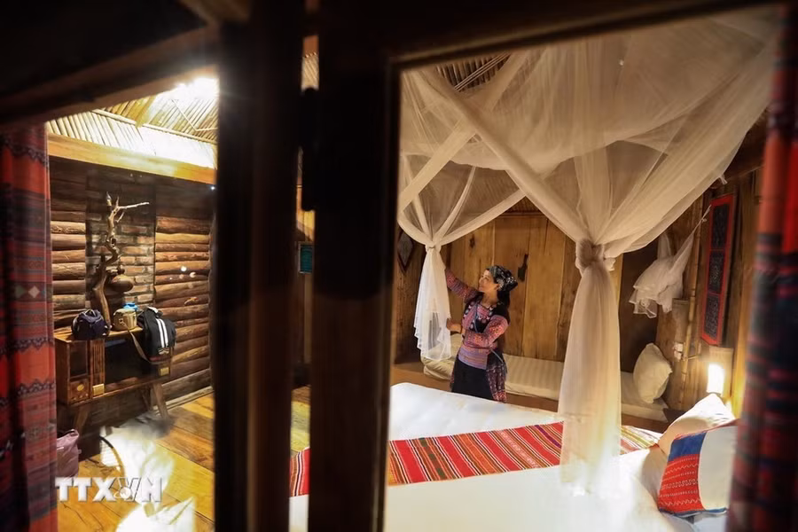 Không gian phòng nghỉ, lưu trú tại Homestay Y Múa xã Hang Kia. (Ảnh: Trọng Đạt-TTXVN)