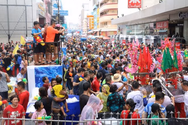 Lễ hội ở Hat Yai (Thái Lan) thu hút đông đảo người dân và du khách. (Ảnh: CTV/Vietnam+)
