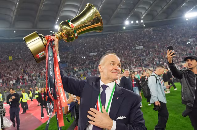 HLV Vincenzo Italiano và cúp vô địch