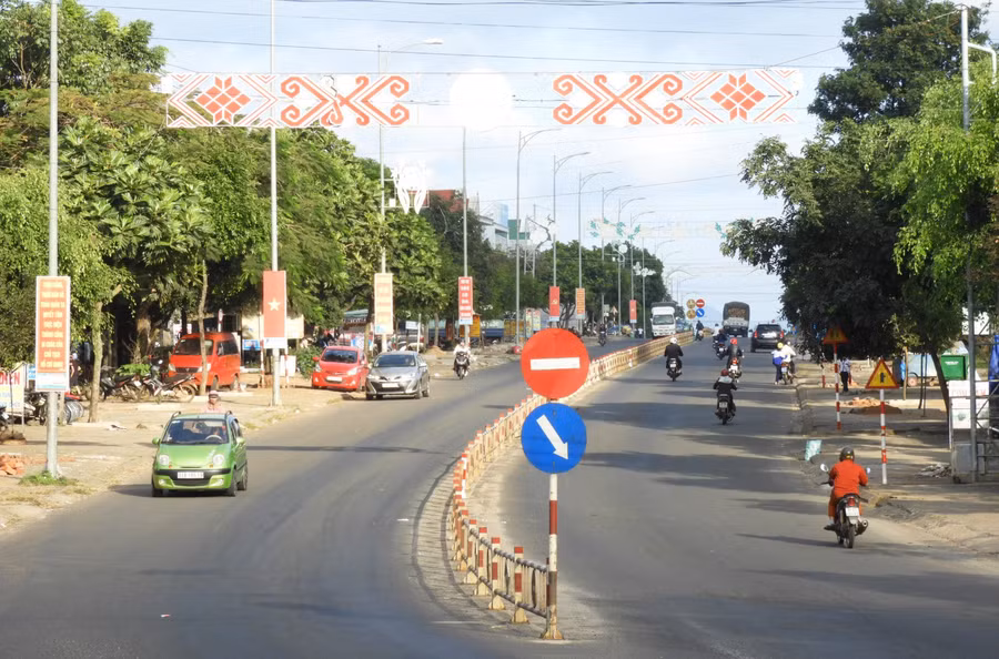 mot-goc-trung-tam-huyen-mang-yang-anh-thanh-nhat-anh-3-dscn0972-8139.jpg