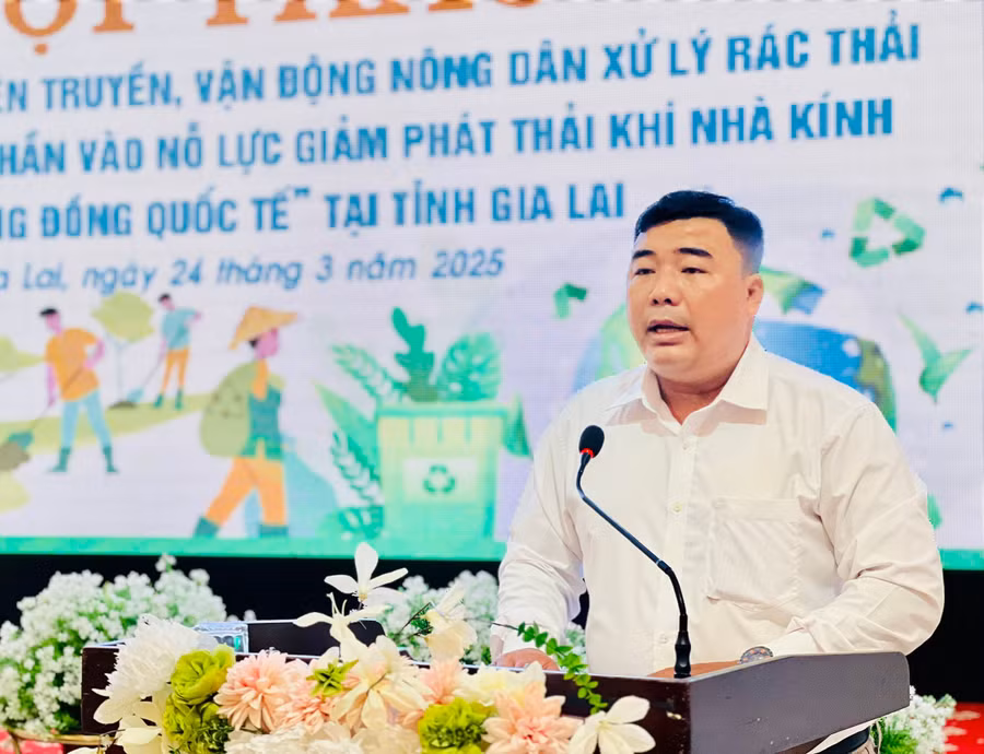 ong-nguyen-van-du-chu-tich-hoi-nong-dan-xa-nghia-hung-huyen-chu-pah-bao-cao-ket-qua-trien-khai-du-an-tai-dia-phuong-anh-mn.jpg