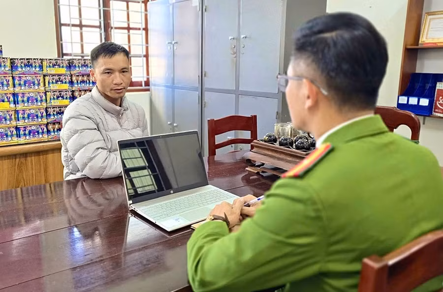 cong-an-tp-pleiku-tam-giu-pham-the-duyet-sn-1989-tru-tai-huyen-kim-son-tinh-ninh-binh-de-dieu-tra-hanh-vi-van-chuyen-hang-cam-anh-cong-an-cung-cap.jpg