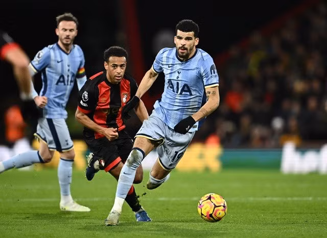 Dominic Solanke bất lực và thất vọng trong ngày trở lại sân Vitality