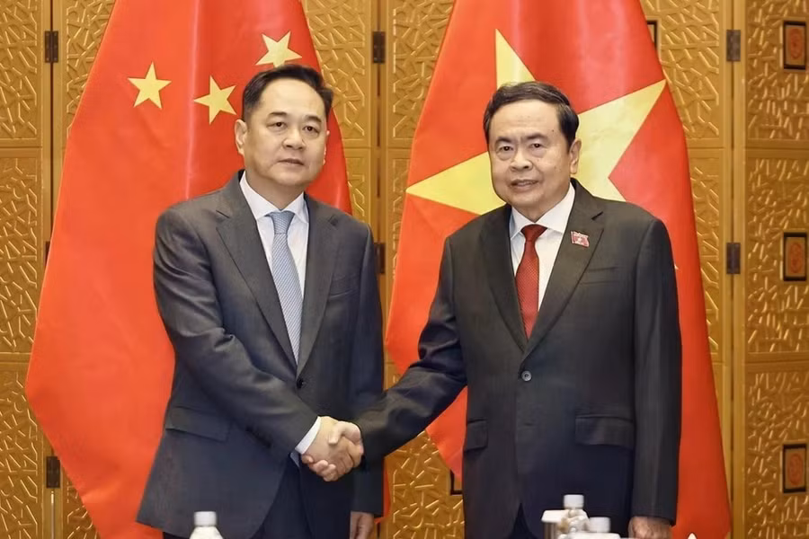Chủ tịch Quốc hội Trần Thanh Mẫn và Chủ tịch Hội Hữu nghị đối ngoại nhân dân Trung Quốc Dương Vạn Minh. Ảnh: TTXVN