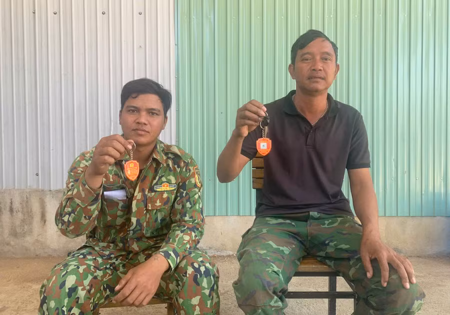 nhieu-nguoi-dan-xa-an-trung-su-dung-moc-khoa-an-ninh-de-kip-thoi-thong-tin-ve-van-de-lien-quan-den-an-ninh-trat-tu-tren-dia-bananh-rh-2.jpg