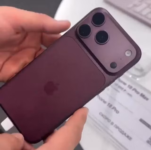 Phiên bản màu Dark Cherry của iPhone 18 Pro Max