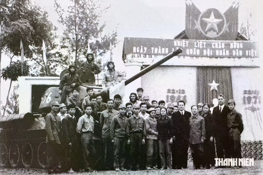 Xe tăng T-34 được cải tiến, sửa chữa tại nhà máy Z153, cuối năm 1971. Ảnh: Chụp lại từ binh chủng tăng thiết giáp