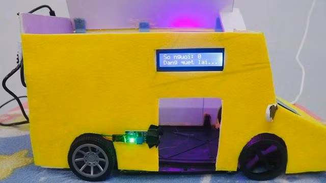 Sản phẩm được thực hiện từ 8 vật liệu