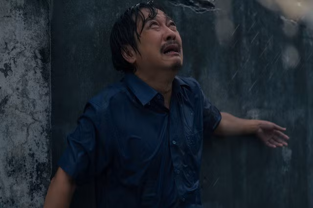 Tạo hình của Trường Giang trong phim Nhà ba tôi một phòng.