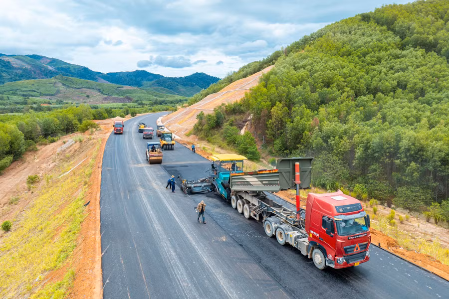 Gói thầu XL1 có chiều dài 11 km, từ Km32+000 đến Km43+000, đi qua khu vực ranh giới hiểm trở của dãy Trường Sơn nối liền 2 tỉnh Khánh Hòa và Đắk Lắk