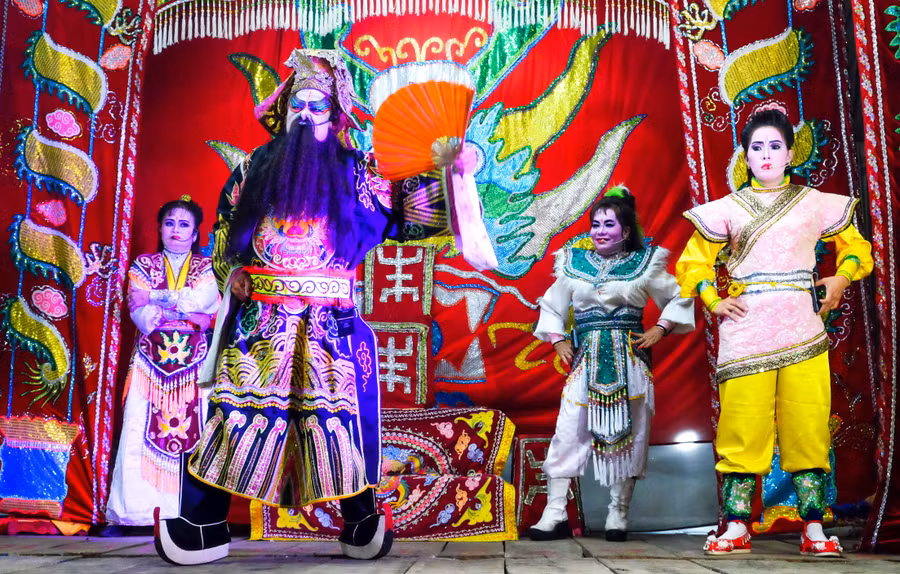 tiep-suc-cho-nghe-thuat-truyen-thong.jpg