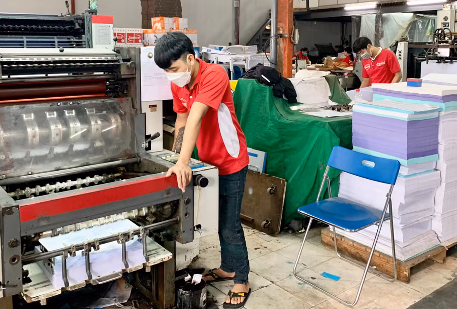 don-vi-doanh-nghiep-tham-gia-day-du-bhxh-bhyt-bhtn-cho-nguoi-lao-dong-se-giup-nguoi-lao-dong-yen-tam-cong-tac-anh-nhu-nguyen-5743.jpg