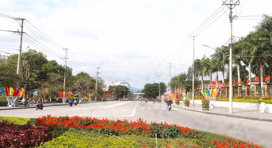 thi-xa-an-khe-khang-trang-doi-moi-anh-ngoc-minh.jpg